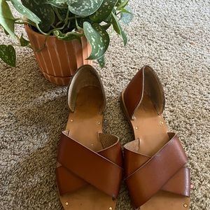 Universal Thread Sandal